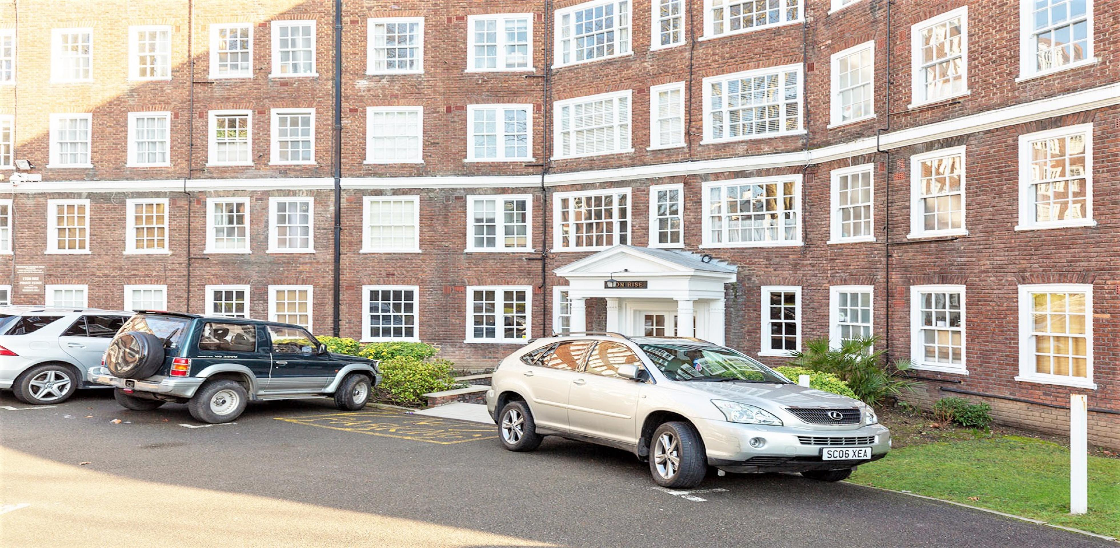 			HEATING and HOT WATER INCLUDED, 1 Bedroom, 1 bath, 1 reception Flat			 Eton College Road, Belsize Park NW3